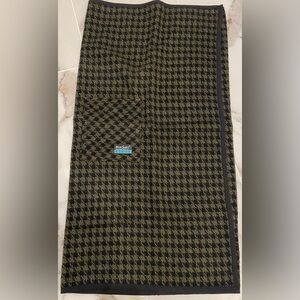 Black and Green Houndstooth Skirt